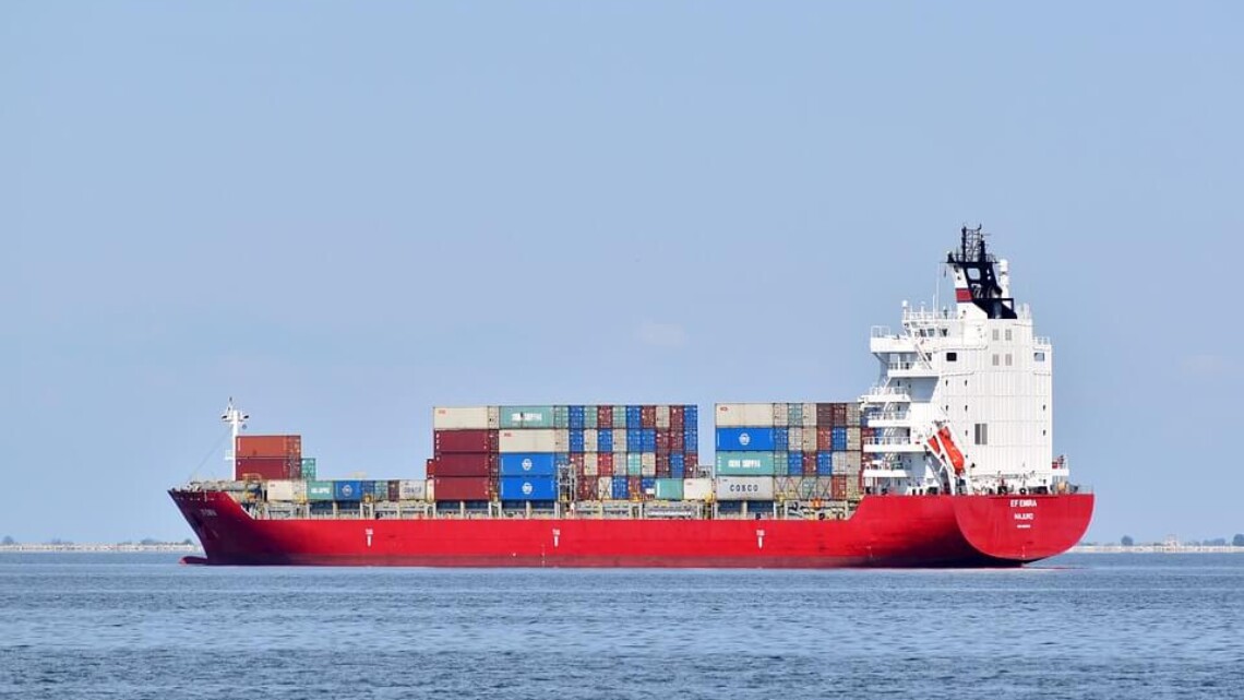 Regeringen lover effektiv kontrol med svovlemissioner fra skibe